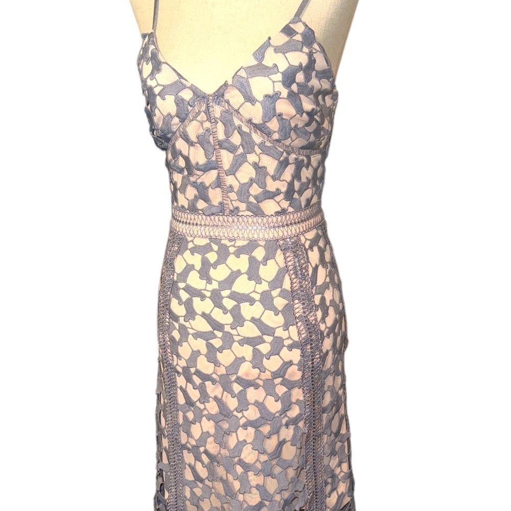 Elliatt Tingle Midi Lace Dress Lilac - Picture 5 of 5